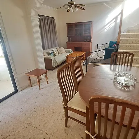 Miltos House * ラルナカ