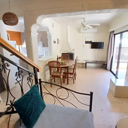 Miltos House Prázdninový dům Larnaca
